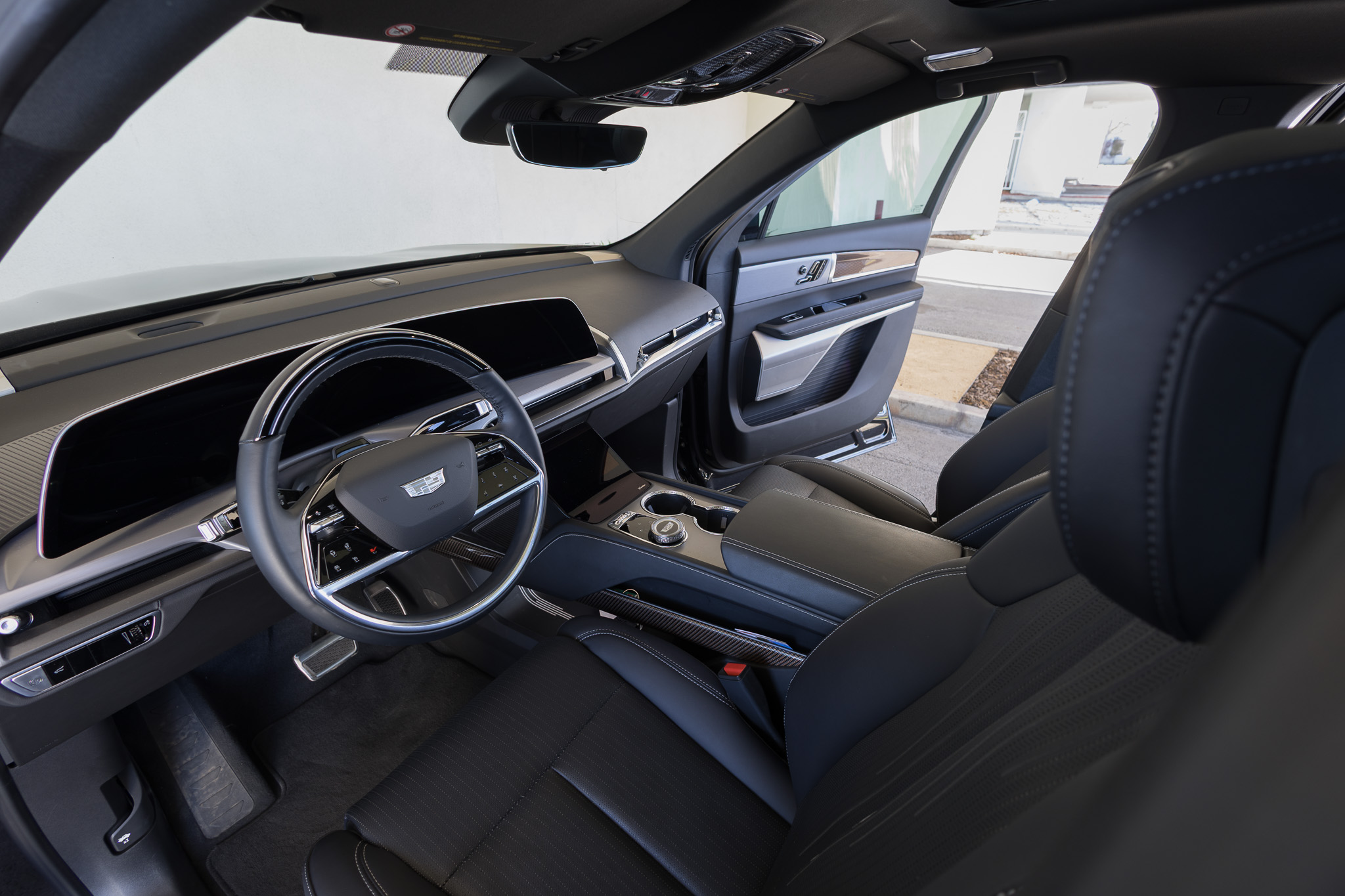 Cadillac Vistiq - Image 2