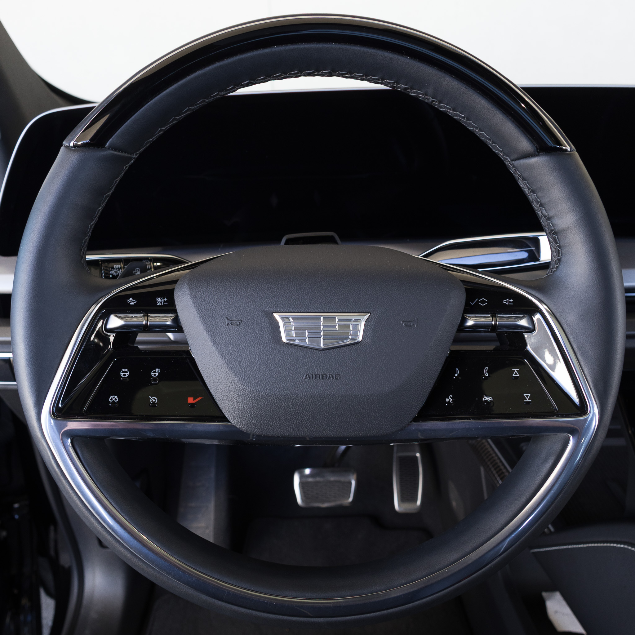 Cadillac Vistiq - Image 10