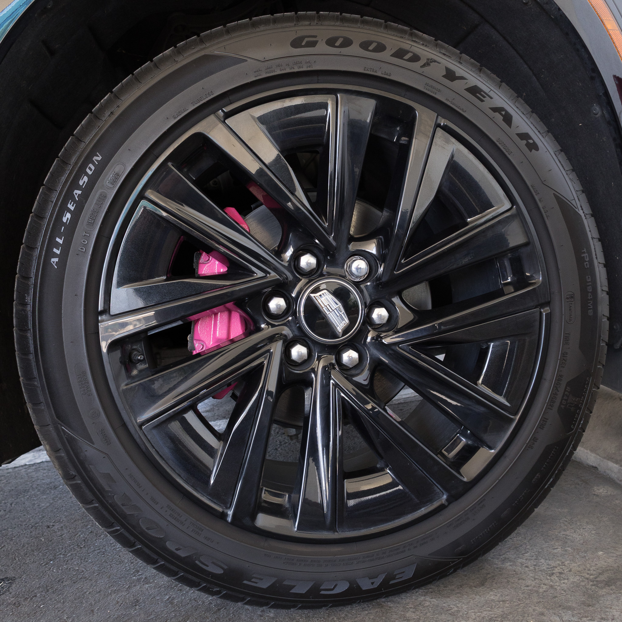 Cadillac Vistiq - Image 7